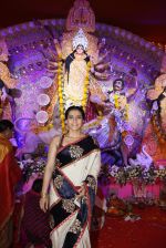 Kajol at the Ashtami celebrations of The North Bengal Sarbajanin Durga Puja, Tulip Star Juhu on 12th Oct 2013 (6)_525cd5ea0a12c.JPG