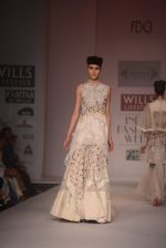 Model walks for SOLTEE BY SULASKSHANA at Wills day 5 on WIFW 2014 on 13th Oct 2013 (9)_525cb89f6cc65.JPG