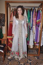 Raageshwari Loomba at the launch of art and couture exhibition in Taj President, Mumbai on 14th Oct 2013 (17)_525cf7d83c294.JPG