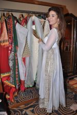 Raageshwari Loomba at the launch of art and couture exhibition in Taj President, Mumbai on 14th Oct 2013 (19)_525cf7e6e0f98.JPG