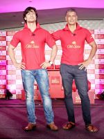Milind Soman and Vidyut Jamwal Launch of old Spice_s new deodrant in new delhi on 15th Oct 2013 (13)_525fd1ee5c2e7.JPG