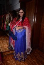 Nisha Jamwal at Nishka Lulla, Debyani & Divya and Kavita Bhartia showcase festive collection at Ogaan in Colaba, Mumbai on 16th Oct 2013 (14)_525ffce4473c9.JPG