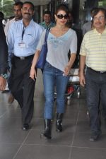 Priyanka Chopra snapped at the Airport in Mumbai on 16th Oct 2013 (15)_525fd04bb1ce5.JPG