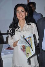 Juhi Chawla at a press meet to discuss radiation caused by mobile towers in Press Club, Mumbai on 17th Oct 2013 (19)_5260ad55e8837.JPG