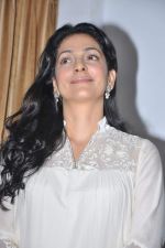 Juhi Chawla at a press meet to discuss radiation caused by mobile towers in Press Club, Mumbai on 17th Oct 2013 (35)_5260addd4cd48.JPG