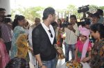 Prateik Babbar remembers Smita Patil on her B_day, spends time with Save the children NGO on 17th Oct 2013 (20)_5260a7ff0a9b0.JPG