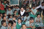 Prateik Babbar remembers Smita Patil on her B_day, spends time with Save the children NGO on 17th Oct 2013 (26)_5260a82bcae29.JPG