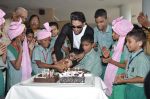 Prateik Babbar remembers Smita Patil on her B_day, spends time with Save the children NGO on 17th Oct 2013 (34)_5260a8821edd9.JPG