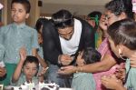 Prateik Babbar remembers Smita Patil on her B_day, spends time with Save the children NGO on 17th Oct 2013 (39)_5260a8999742f.JPG