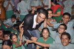 Prateik Babbar remembers Smita Patil on her B_day, spends time with Save the children NGO on 17th Oct 2013 (41)_5260a8a324e9a.JPG