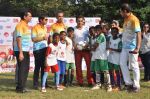 Salman Khan at Milind Deora_s charity football match in Bandra, Mumbai on 18th Oct 2013 (55)_5261f72bb9aa0.JPG