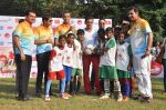 Salman Khan at Milind Deora_s charity football match in Bandra, Mumbai on 18th Oct 2013 (56)_5261f7355039c.JPG