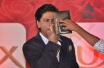 Shahrukh Khan at Lux event in Mumbai on 19th Oct 2013 (64)_5263daf7e9471.JPG