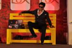 Shahrukh Khan at Lux event in Mumbai on 19th Oct 2013 (66)_5263db019aa25.JPG