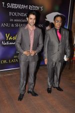 at Yash Chopra Memorial Awards in Mumbai on 19th Oct 2013.(142)_5263f0d2e8c3d.JPG