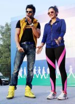 Sania Mirza and Manish Paul at Max Bupa Walk for Health in Delhi on 20th Oct 2013 (22)_526508051bd23.JPG