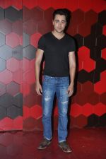 Imran Khan at the re-launch of Trilogy in Mumbai on 23rd Oct 2013 (31)_526910a9e23ff.JPG
