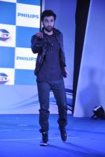 Ranbir Kapoor unveils Philips LED in Trident, BKC, Mumbai on 23rd Oct 2013 (21)_52696120e1e7c.JPG