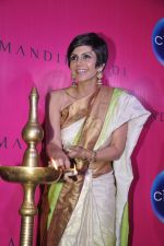 Mandira Bedi at the launch of Mandira Bedi_s saree line in Khar, Mumbai on 26th Oct 2013 (163)_526ced55e037a.JPG