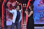 Priyanka Chopra, Salman Khan on the sets of Bigg Boss 7 in Mumbai on 26th Oct 2013 (199)_526ceeedcc4f2.JPG