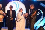 Sushmita Sen at Harmony Foundation_s Mother Teresa Memorial Award in Leela, Mumbai on 27th Oct 2013 (122)_526e0aaedd319.JPG