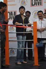 Aditya Thackeray launches DM fitness in Worli, Mumbai on 29th Oct 2013 (33)_5270b347438bf.JPG