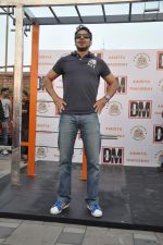 Dino Morea launches DM fitness in Worli, Mumbai on 29th Oct 2013 (65)_5270b3aabe6aa.JPG