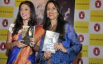 Shobhaa De and Author Fatima Bhutto at the launch of her book The Shadow of the Crescent Moon1_5270dee1ae463.JPG