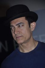 Aamir Khan at Dhoom 3 trailor launch in Mumbai on 30th Oct 2013 (77)_5272506328df5.JPG