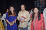Alka Yagnik, Suresh Wadkar, Sadhna Sargam at the launch of Hema Malini_s devotional album in Isckon, Mumbai on 30th Oct 2013 (87)_52725e384b051.JPG
