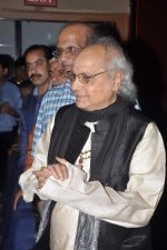Pnadit Jasraj at the launch of Hema Malini_s devotional album in Isckon, Mumbai on 30th Oct 2013 (121)_52725d9a2612c.JPG