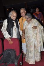 Pnadit Jasraj at the launch of Hema Malini_s devotional album in Isckon, Mumbai on 30th Oct 2013 (125)_52725d9b3e338.JPG