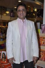 Harry Baweja at Karan Razdan_s book launch in Crossword, Mumbai on 31st Oct 2013 (60)_5273c24c43249.JPG