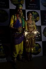 at the celebration of Diwali on the sets of Nach Baliye in Filmistan, Mumbai on 31st Oct 2013 (1)_5273c394eca49.JPG