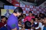 Vivek Oberoi at Big Cinemas Wadala with children from Cancer Patients Aid Association at a spl screening of Krrish 3 in Wadala, Mumbai on 2nd Nov 2013 (42)_527539c4ab9c4.JPG