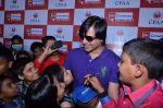 Vivek Oberoi at Big Cinemas Wadala with children from Cancer Patients Aid Association at a spl screening of Krrish 3 in Wadala, Mumbai on 2nd Nov 2013 (48)_527539c6a56d8.JPG