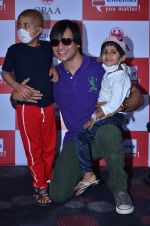 Vivek Oberoi at Big Cinemas Wadala with children from Cancer Patients Aid Association at a spl screening of Krrish 3 in Wadala, Mumbai on 2nd Nov 2013 (58)_527539c9f1f65.JPG