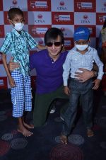 Vivek Oberoi at Big Cinemas Wadala with children from Cancer Patients Aid Association at a spl screening of Krrish 3 in Wadala, Mumbai on 2nd Nov 2013 (59)_527539ca5abef.JPG