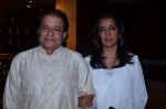 Anup Jalota at the launch of Sumeet Tappoo_s album Destiny in Novotel, Mumbai on 5th Nov 2013 (6)_527a3e16a4661.JPG