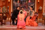 Deepika Padukone, Ranveer Singh on the sets of Comedy Nights with Kapil in Filmcity, Mumbai on 5th Nov 2013 (38)_527a3eec3ea82.JPG
