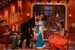 Deepika Padukone, Ranveer Singh on the sets of Comedy Nights with Kapil in Filmcity, Mumbai on 5th Nov 2013 (48)_527a3eecab54e.JPG