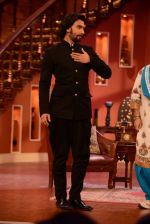 Ranveer Singh on the sets of Comedy Nights with Kapil in Filmcity, Mumbai on 5th Nov 2013 (12)_527a3f04b3cc9.JPG