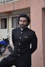 Ranveer Singh on the sets of Comedy Nights with Kapil in Filmcity, Mumbai on 5th Nov 2013 (15)_527a3f062242c.JPG