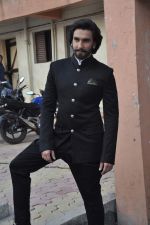Ranveer Singh on the sets of Comedy Nights with Kapil in Filmcity, Mumbai on 5th Nov 2013 (22)_527a3f089802d.JPG