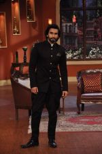 Ranveer Singh on the sets of Comedy Nights with Kapil in Filmcity, Mumbai on 5th Nov 2013 (23)_527a3f091058c.JPG