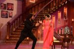 Ranveer Singh on the sets of Comedy Nights with Kapil in Filmcity, Mumbai on 5th Nov 2013 (30)_527a3f0bde348.JPG