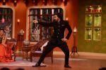 Ranveer Singh on the sets of Comedy Nights with Kapil in Filmcity, Mumbai on 5th Nov 2013 (55)_527a3f14338d1.JPG
