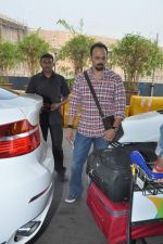 Rohit Shetty leave for Dubai on 7th Nov 2013 (4)_527ca122663ee.JPG