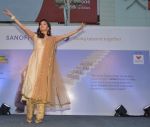 Madhuri Dixit creates signature diabetes dance step for What Step Will YOU Take Today in Mumbai on 8th Nov 2013 (1)_527e19dd6372f.jpg