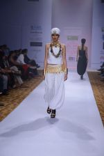 Model walks for Mona Shroff Show at ABIL Pune Fashion Week on 9th Nov 2013 (14)_527f0ed18d4ba.JPG